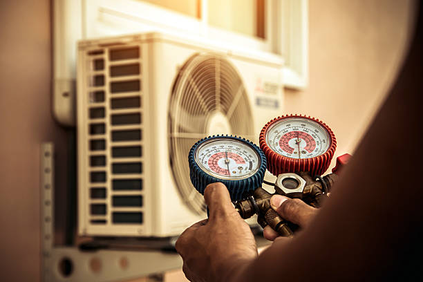 Professional Ac Installation technician working in Pleasant Lake, IN